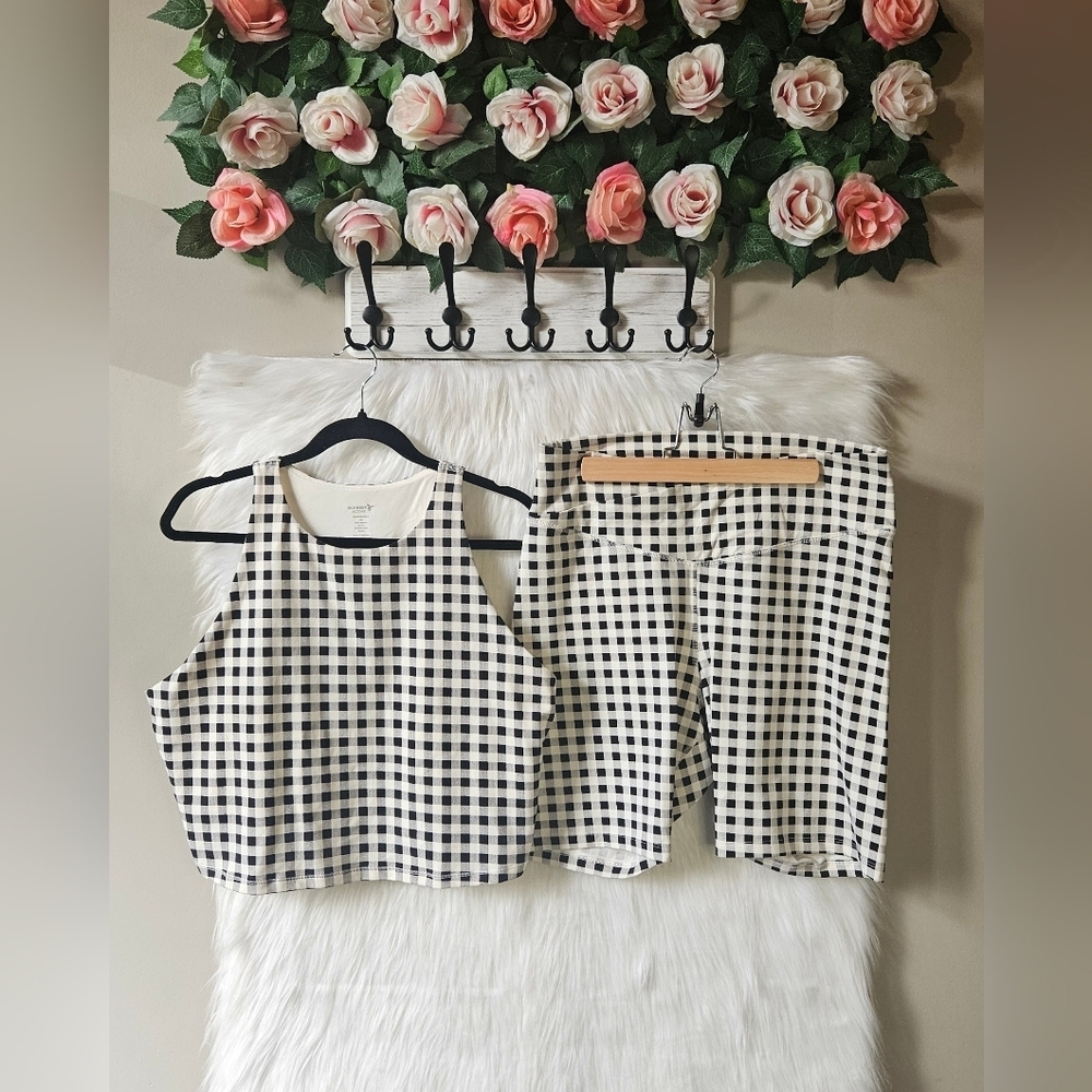 Old Navy Chic Plaid Cropped Top/Shorts Athletic Set